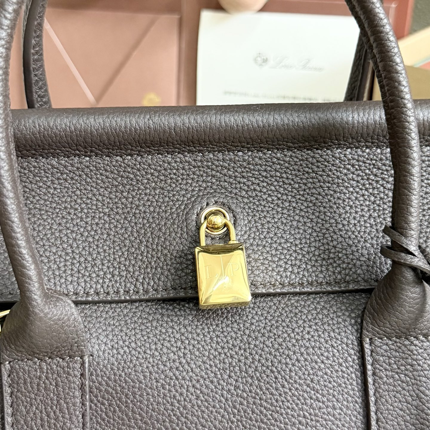 L**o p*ana loom l25 calfskin 25x18x12.5cm