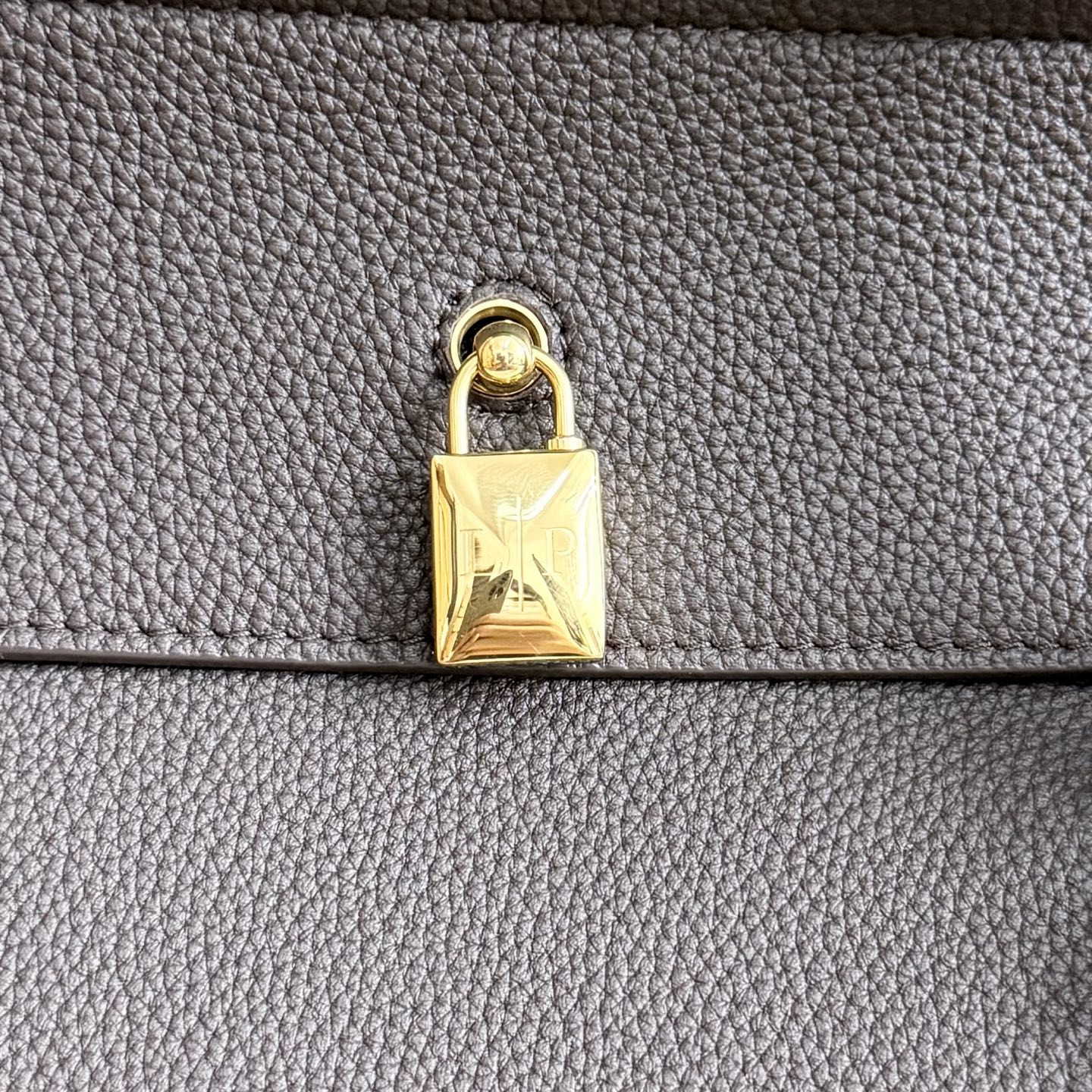L**o p*ana loom l32 calfskin 33x23x18cm