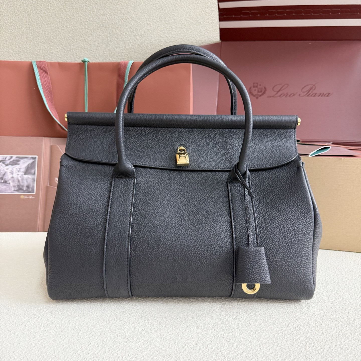 L**o p*ana loom l32 calfskin 33x23x18cm
