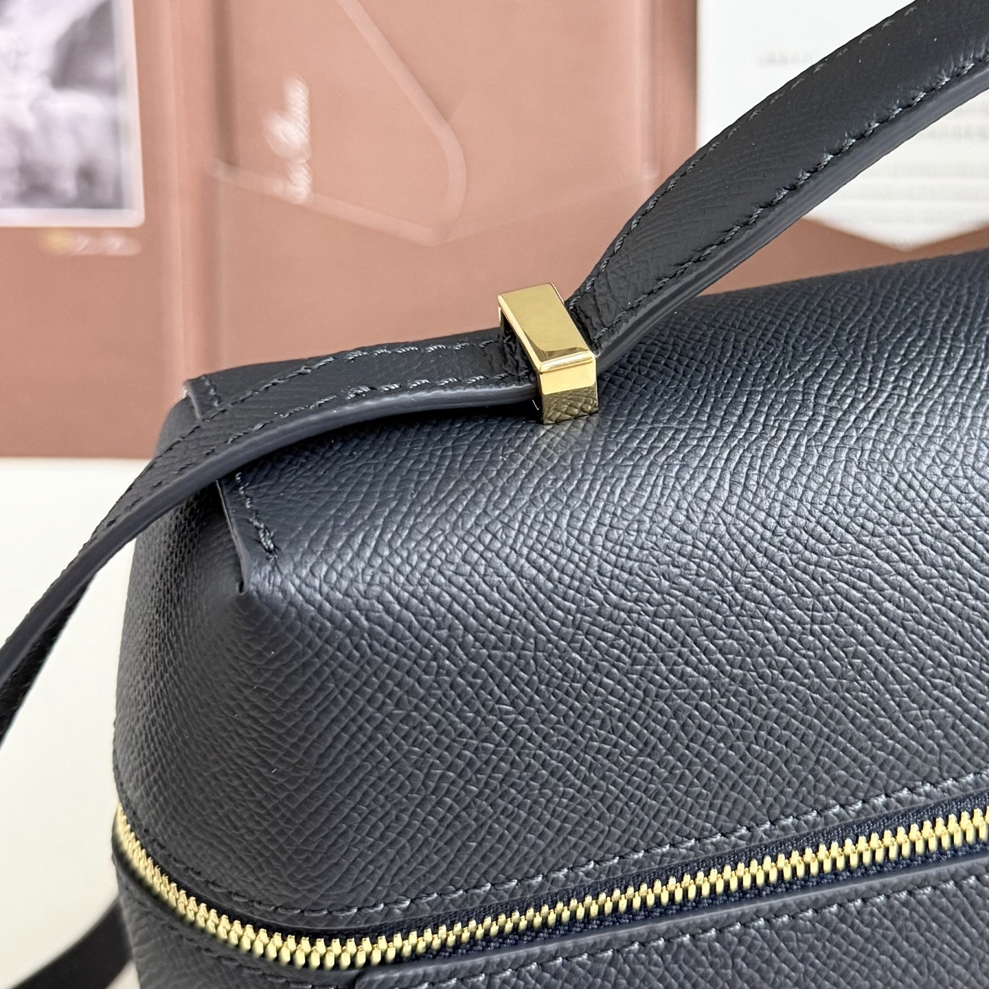 L**o p*ana extra pocket l27 calfskin 16x27x10cm