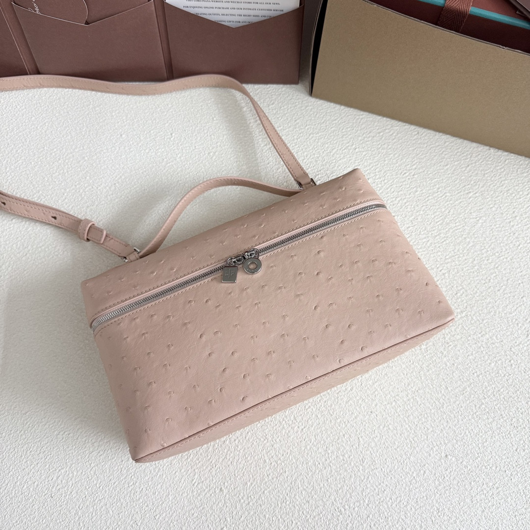 L**o p*ana extra pocket l27 ostrich-grained leather 16x27x10cm