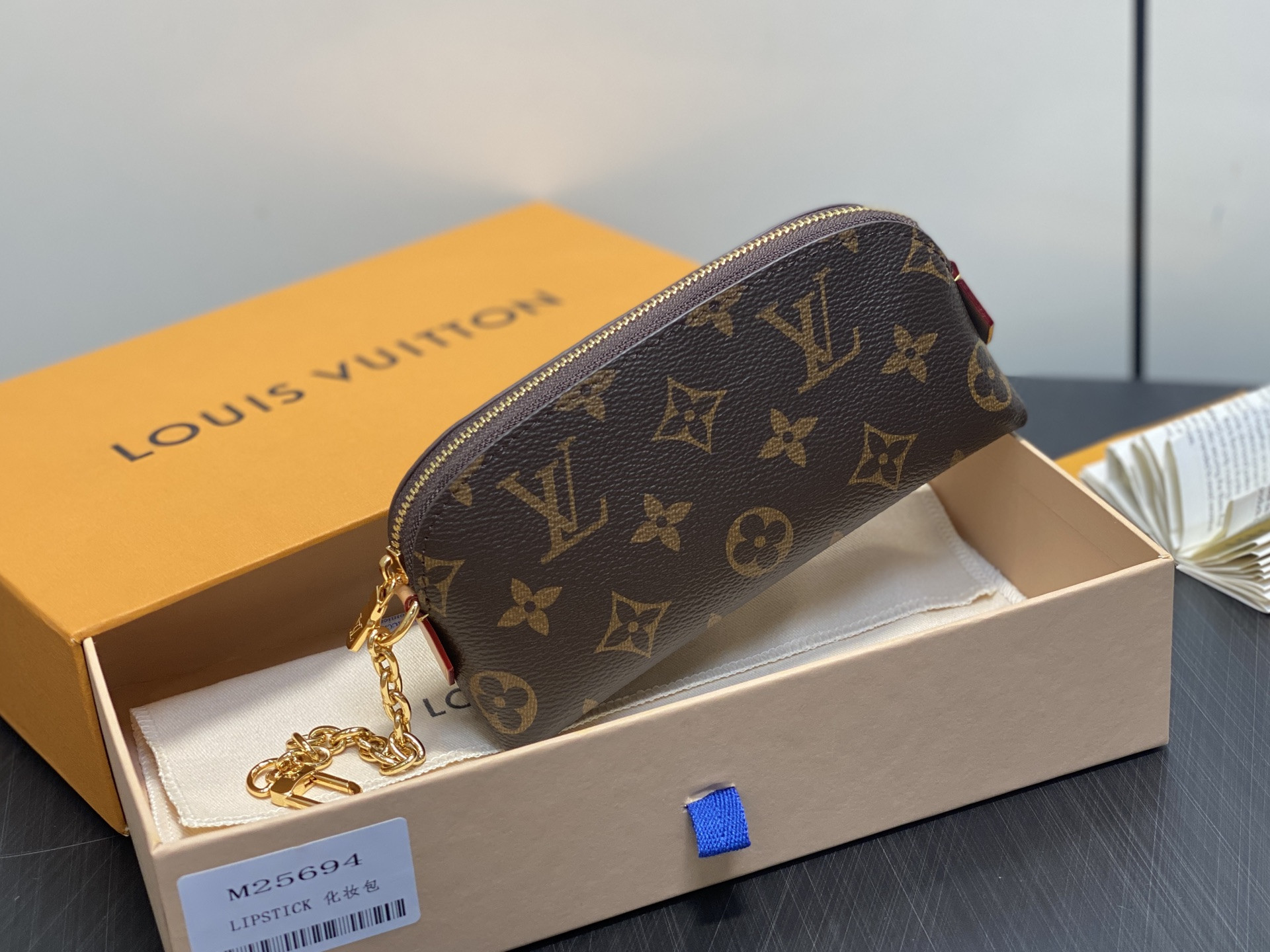 LV Cosmetic Lipstick Pouch M25694 6x3.3x11cm