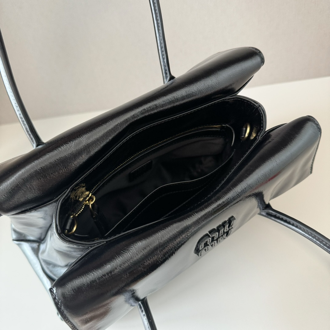 Miu Miu Solitaire Shiny Leather Bag 19.5x28x11cm