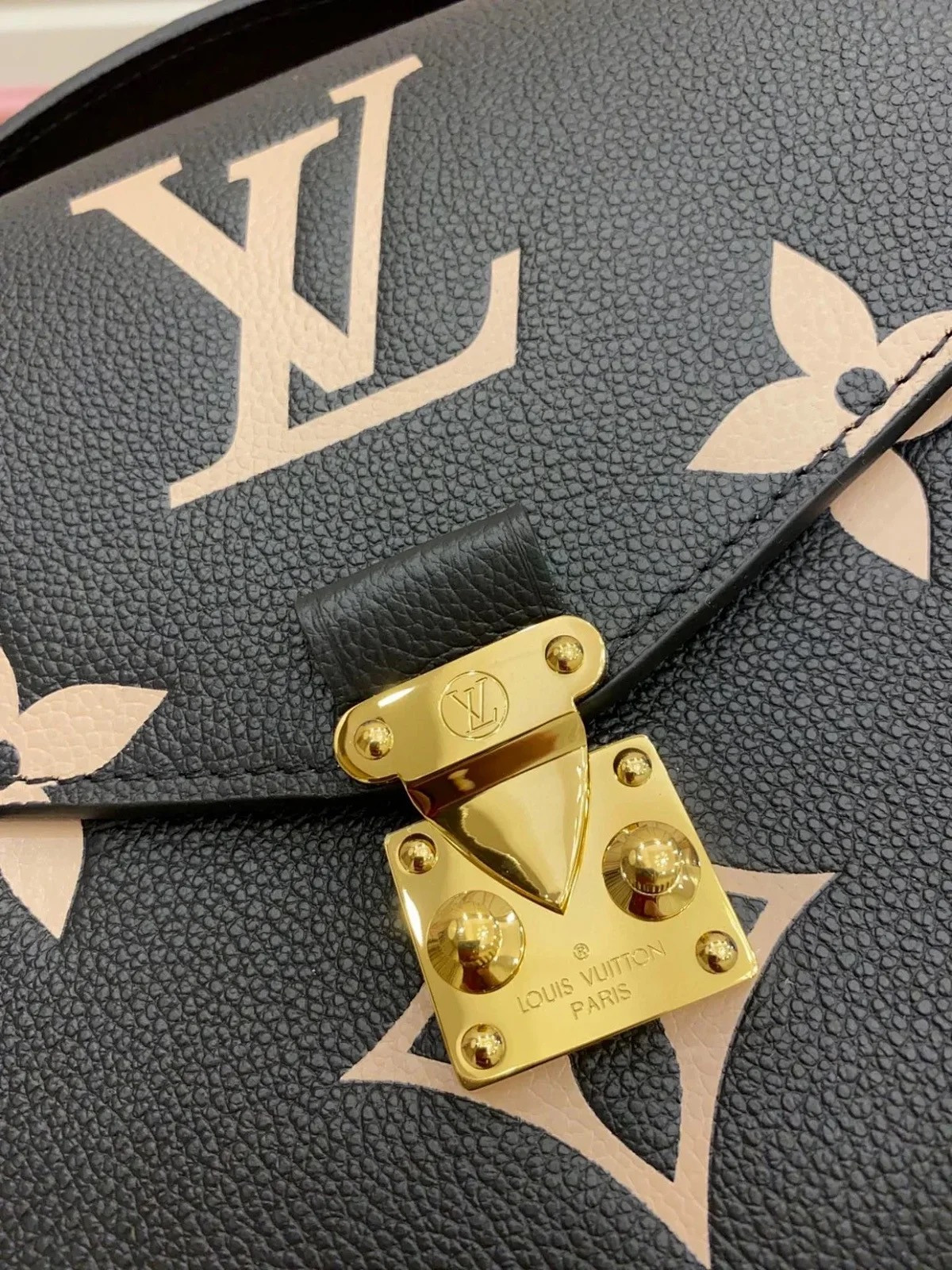 LV POCHETTE METIS M45773