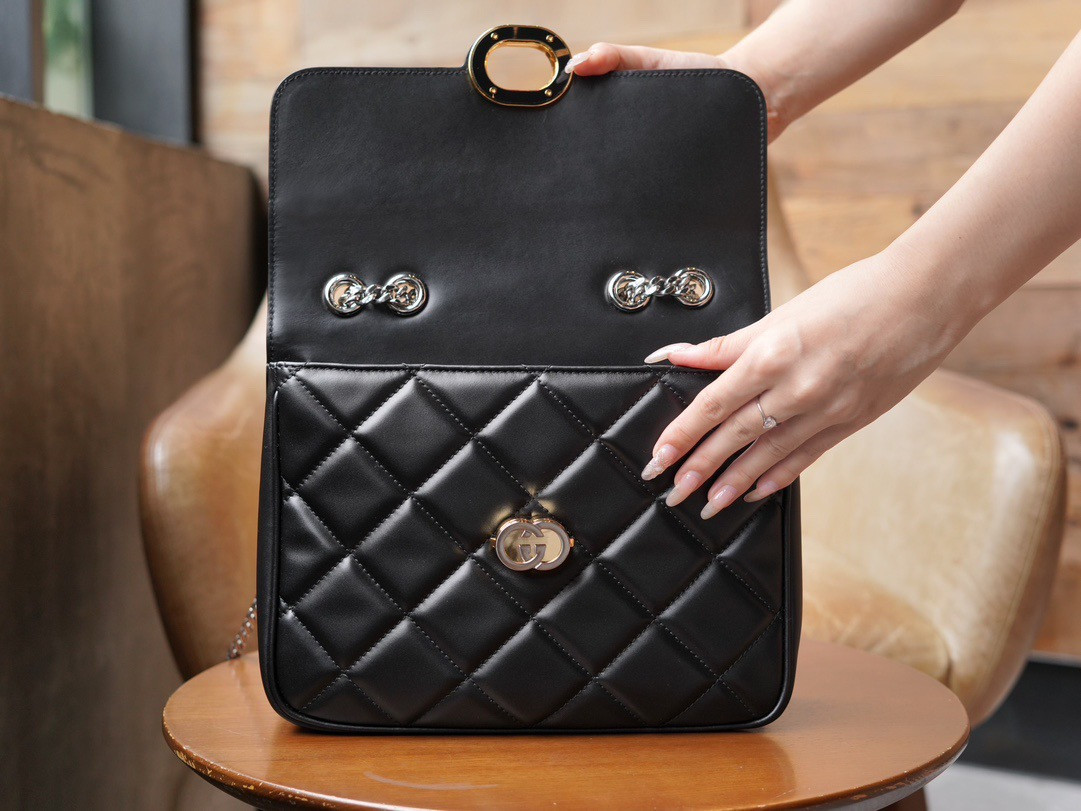 G*u*i deco shoulder bag